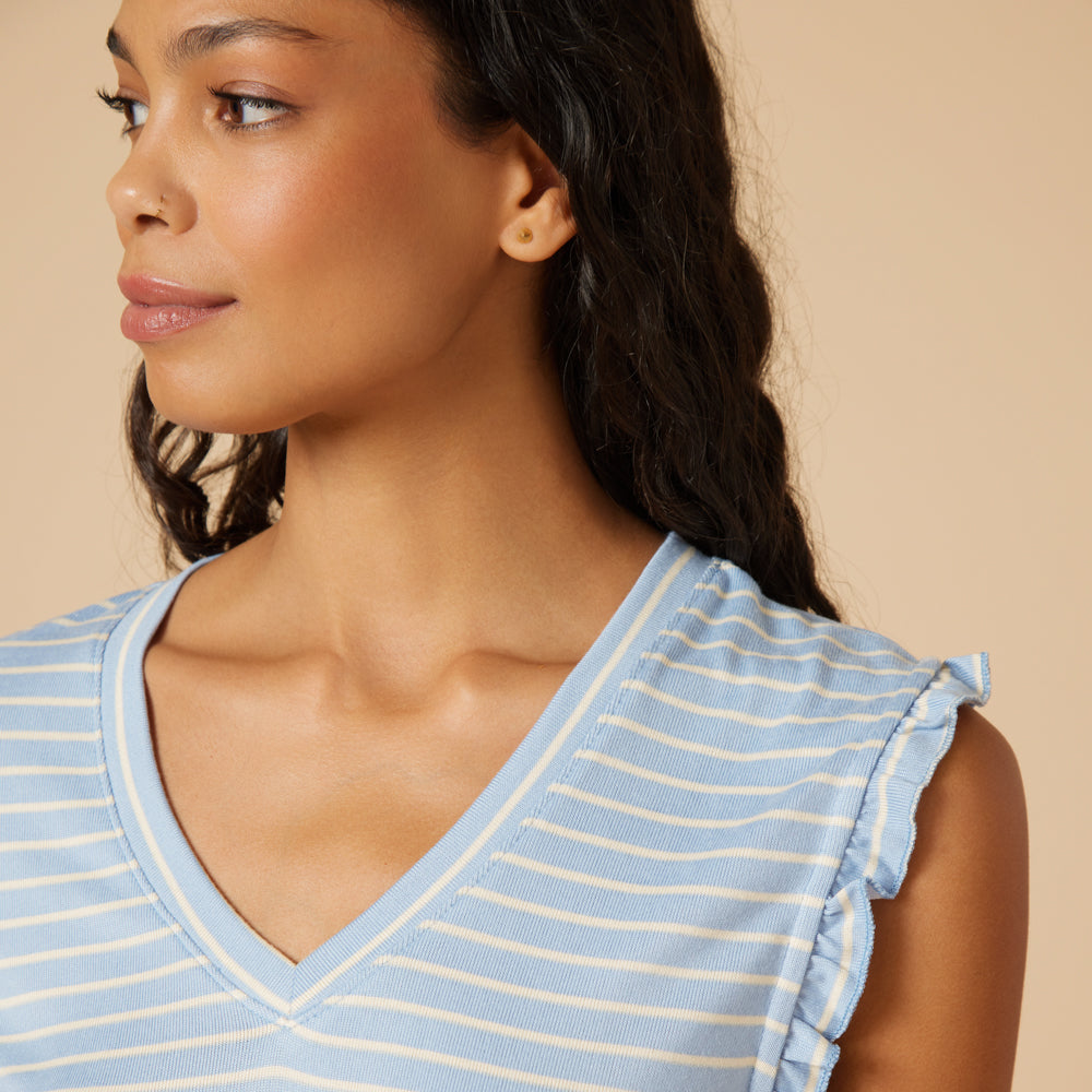 Dream Ruffle V-neck with Cropped Pant