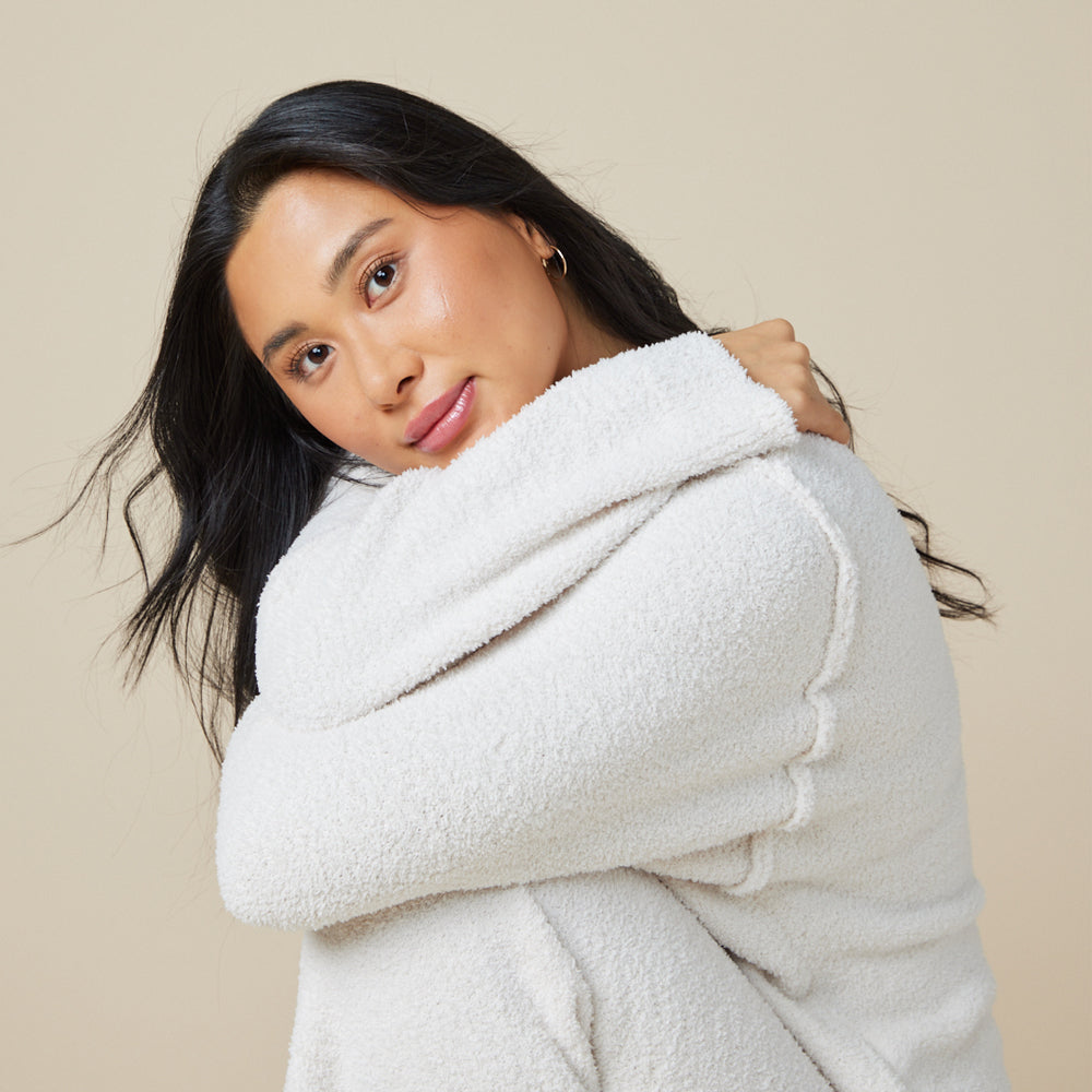 Solid Marshmallow Reverse Seam Crew Neck Lounge Set with Bracelet Sleeve