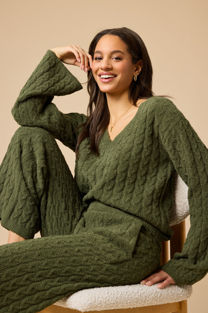 Cable Knit Marshmallow V-Neck with Flared Sleeve and Pant