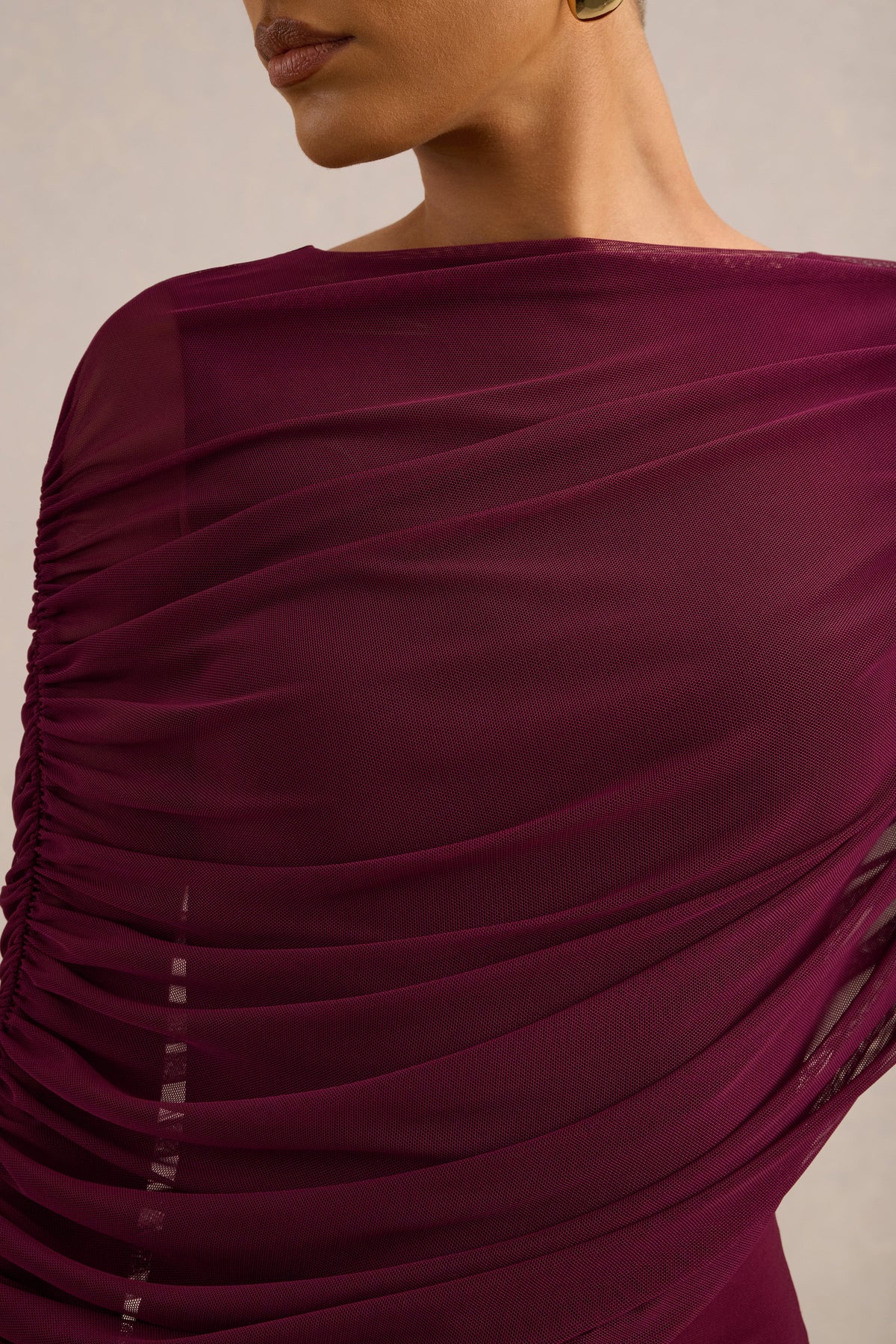 Ciana | Burgundy Jersey Ruched Round Neck Short Sleeve Maxi Dress With Draped Detailing And Back Split