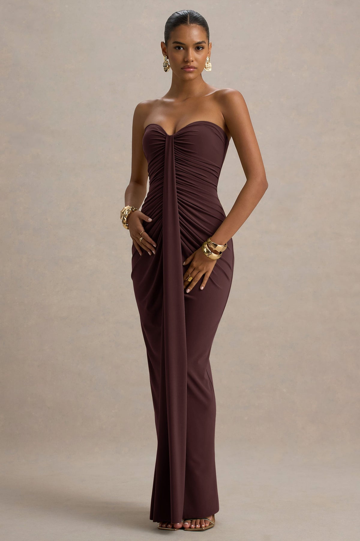 Ali | Warm Brown Jersey Sweetheart Maxi Dress With Gathered Detailing And Sash